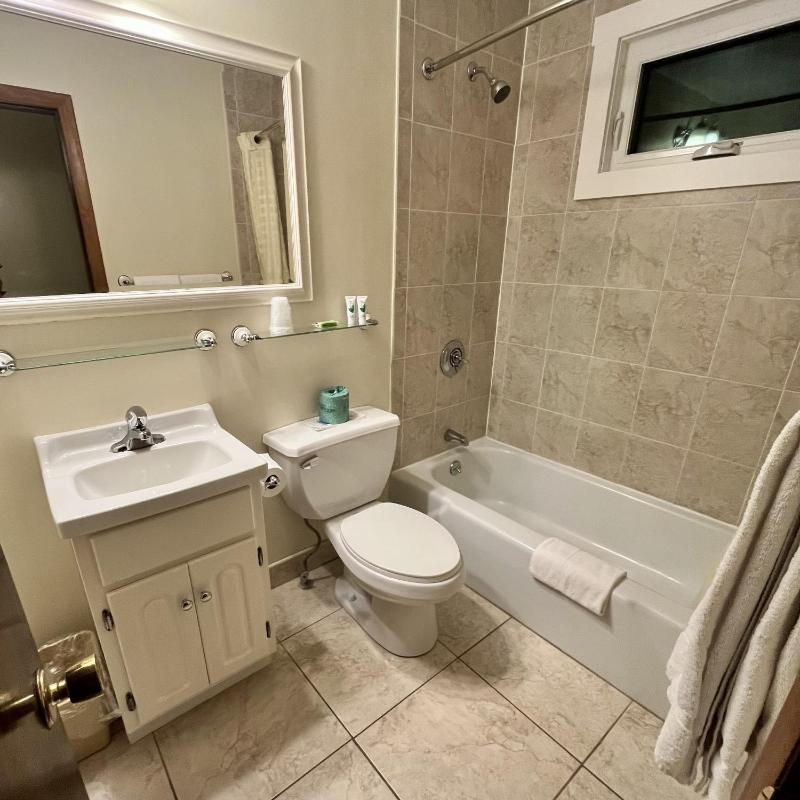 Double Room image 4