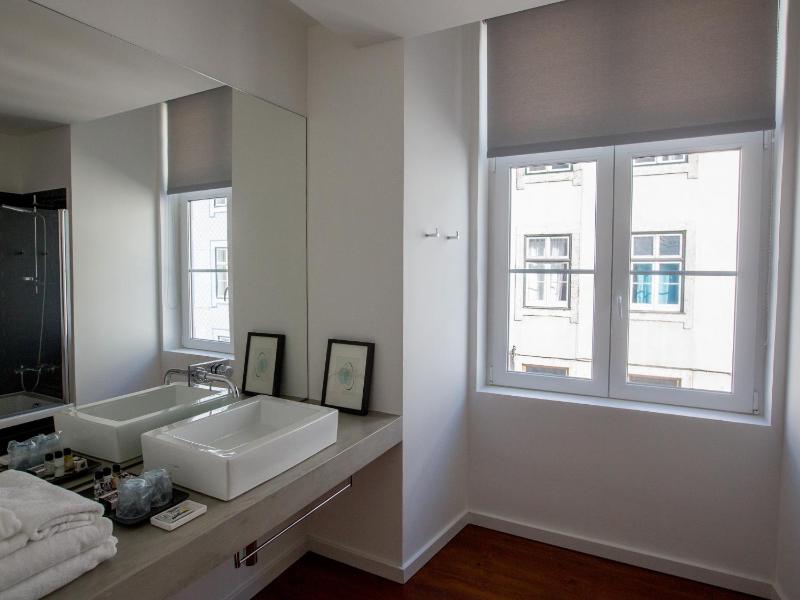 The 8 - Downtown Suites - image 12