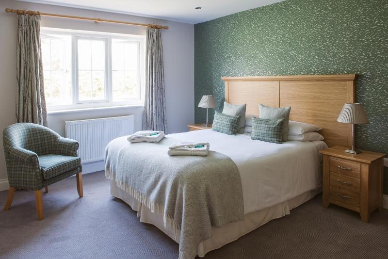 Deluxe Double Room image 3
