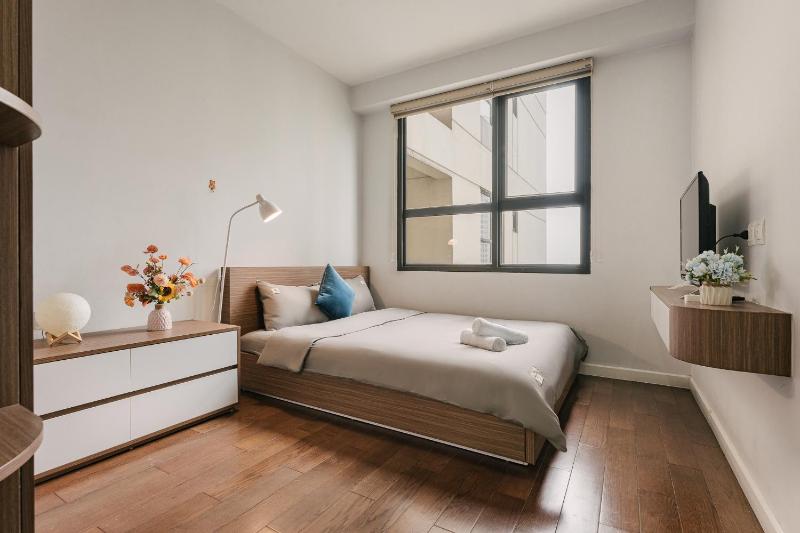 Vinhomes D'Capitale 2-bed | Bath tub | Lake View - image 13
