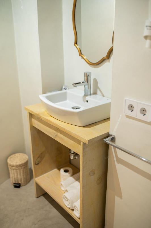 Deluxe Apartment image 2