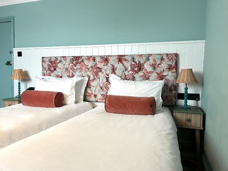 Cozy Twin Room image 4