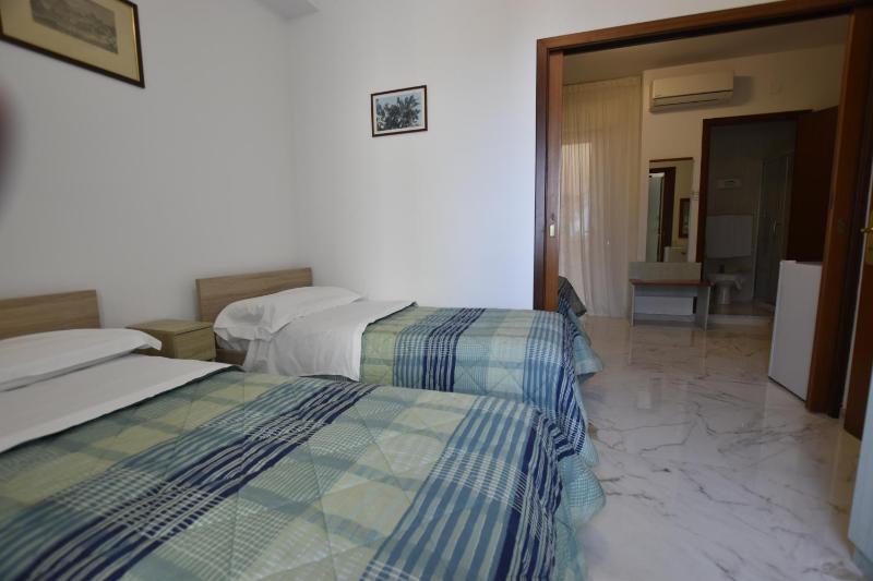 Standard Suite image 1