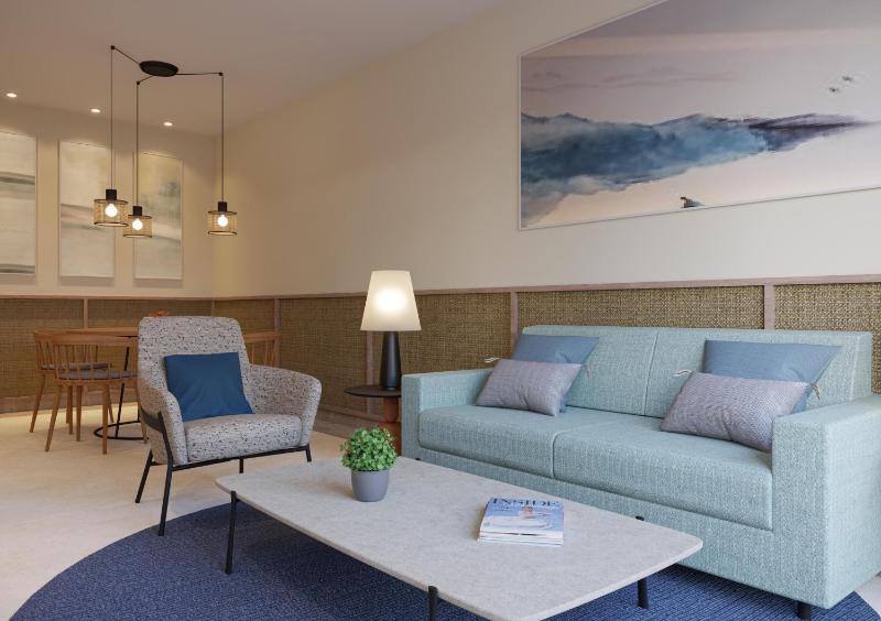 Junior Suite with Balcony image 4
