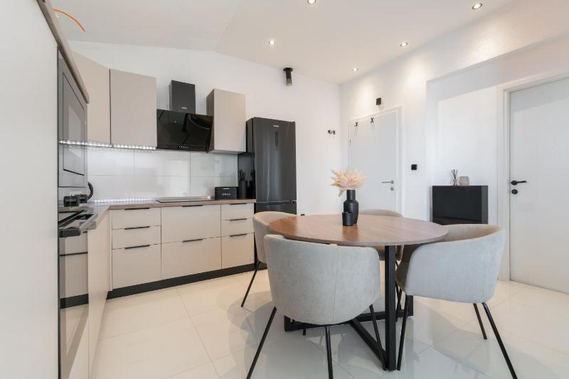 Apartment Makarska City - image 10