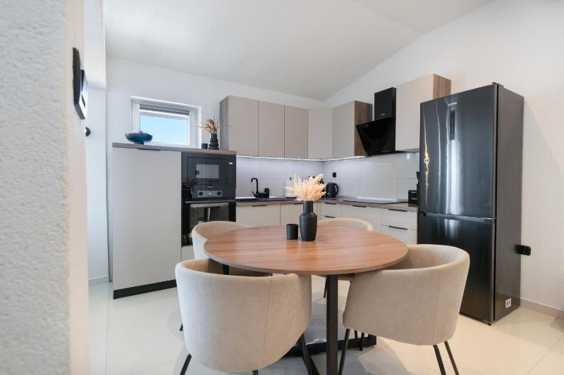Apartment Makarska City - image 3