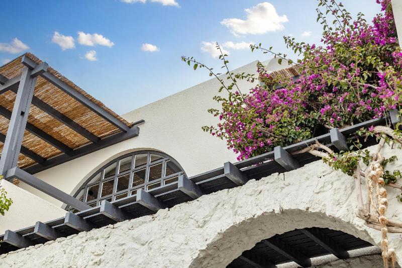 Honeymoon Sea View Suite image 3