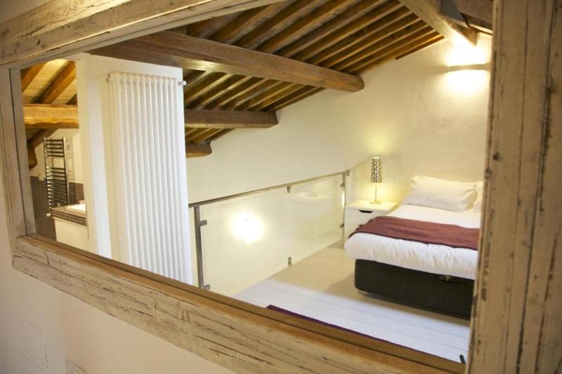 One-Bedroom Apartment - Split Level image 1