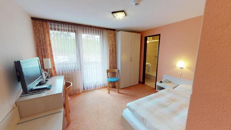 Single Room with Castle View image 4