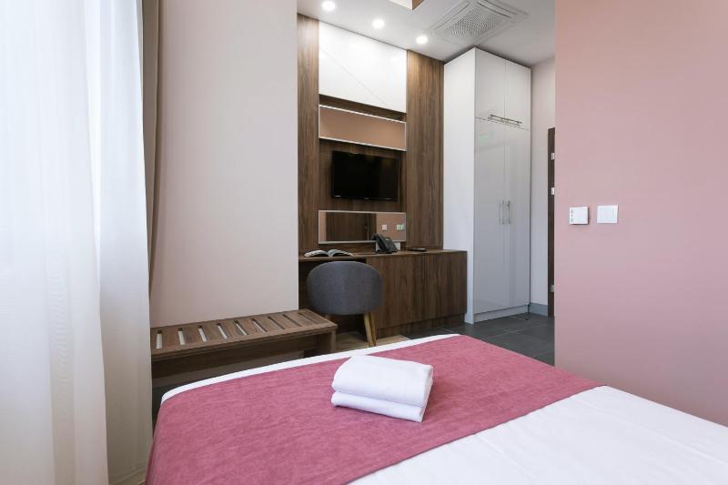 Single Room image 4