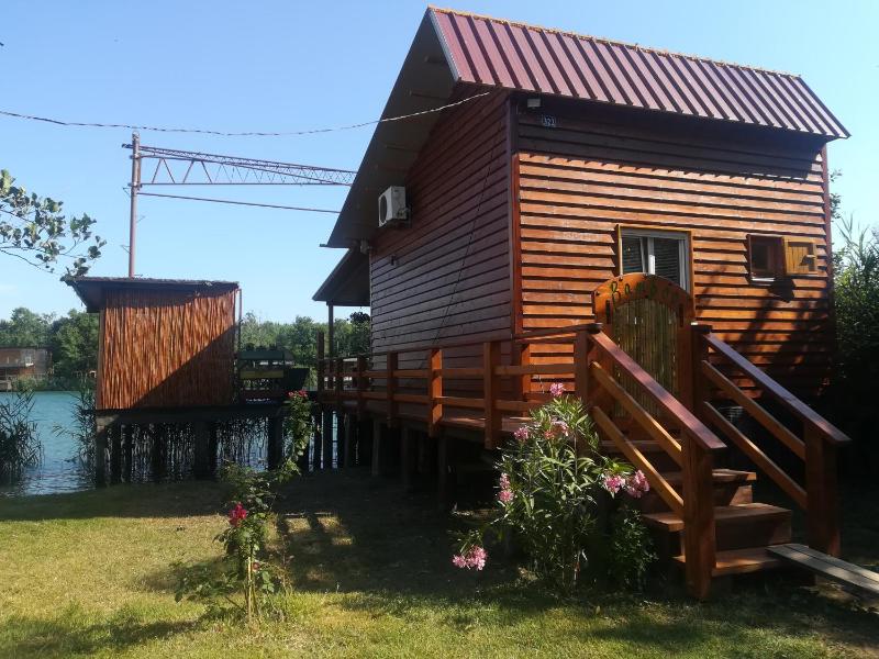 Bamboo River House - image 13