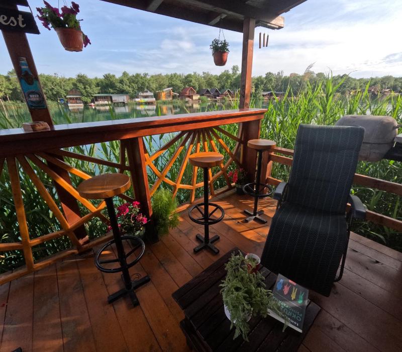 Bamboo River House - image 5