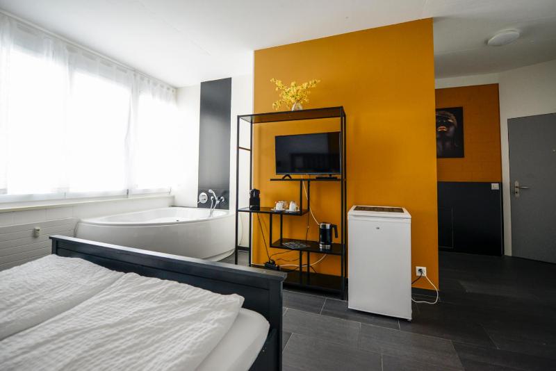 Double Room 1st Floor with Private Bathroom image 2