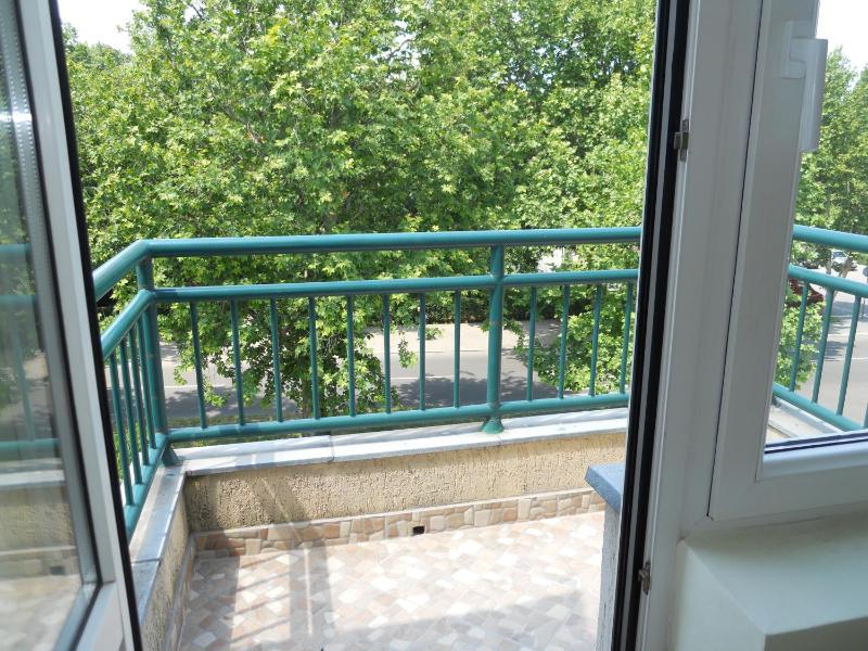 One-Bedroom Apartment image 2