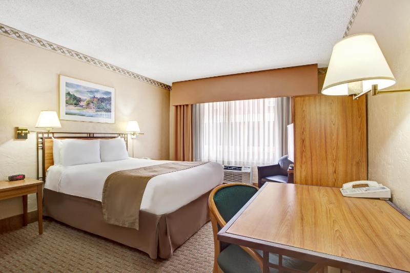 Travelodge by Wyndham Seattle By The Space Needle - image 8