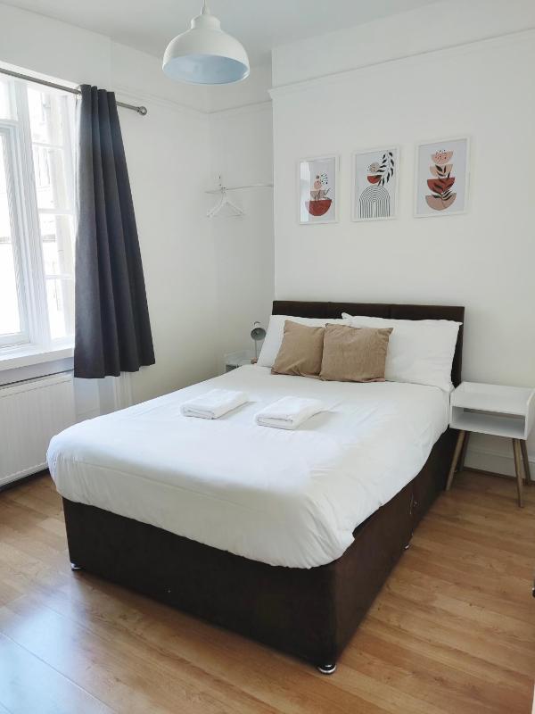 Standard Double Room image 3
