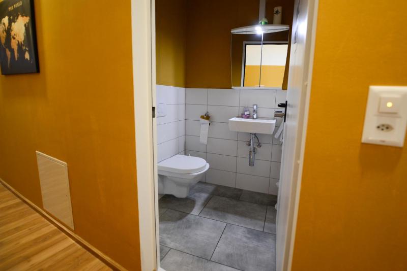 Double Room with Shared WC and Private Shower image 3