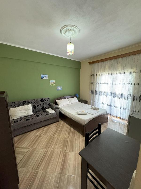 Double Room with Balcony and Sea View image 4