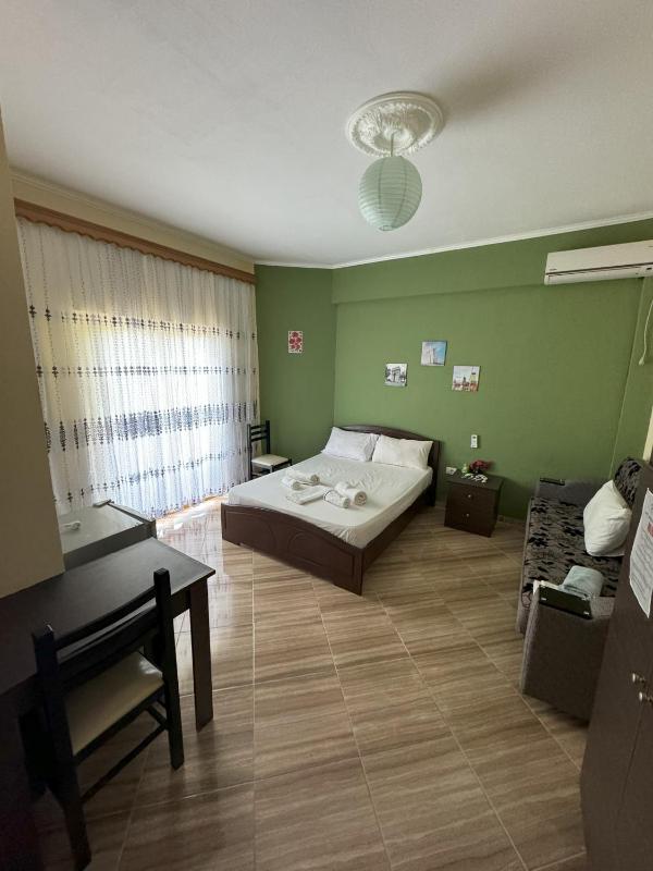 Double Room with Balcony and Sea View image 3