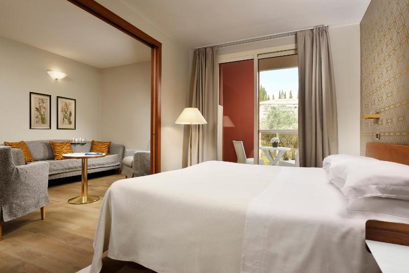 Superior Double Room with Internal View and Spa access image 1