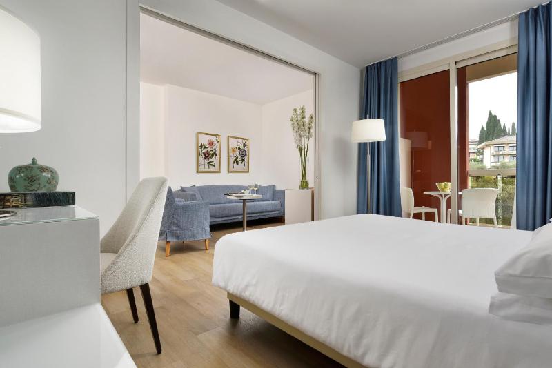 Superior Double Room with Internal View and Spa access image 3