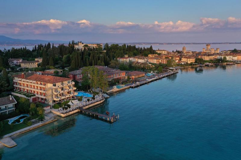 Junior Suite with Garden View and Spa access image 3