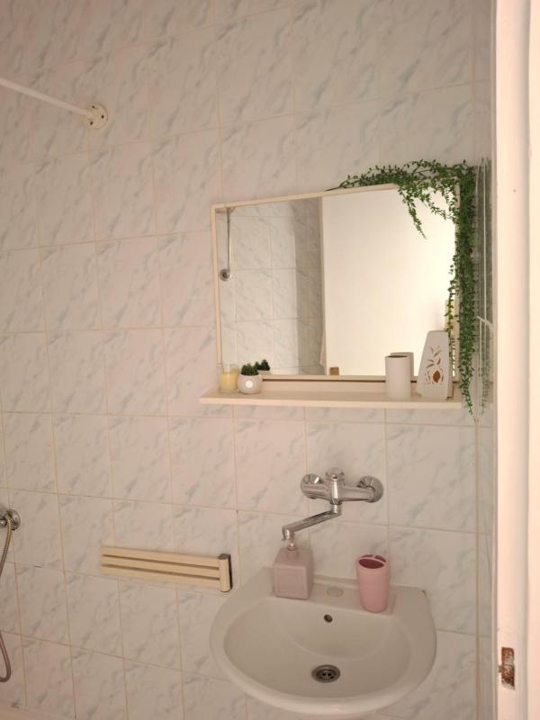 One-Bedroom Apartment image 4