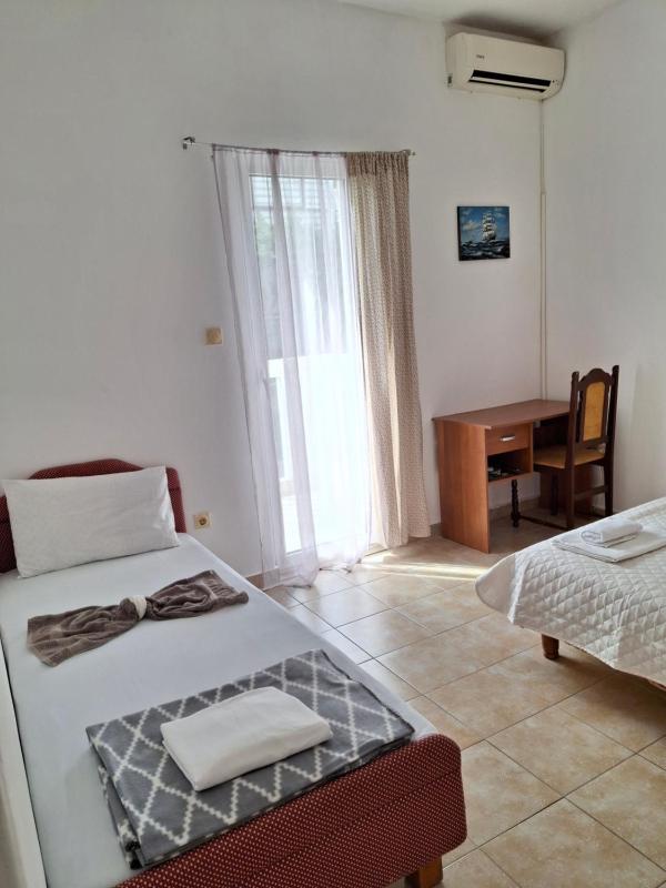 One-Bedroom Apartment image 3