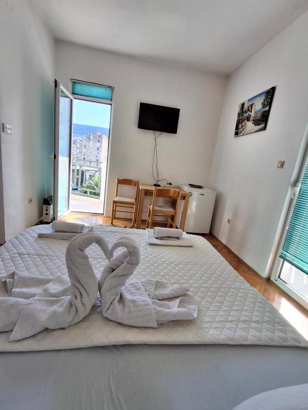 Studio Apartment image 2