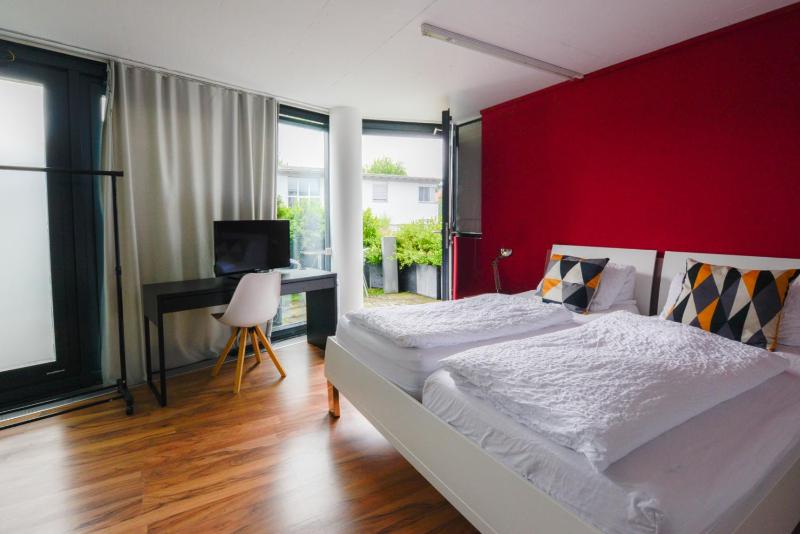 Studio Apartment image 3