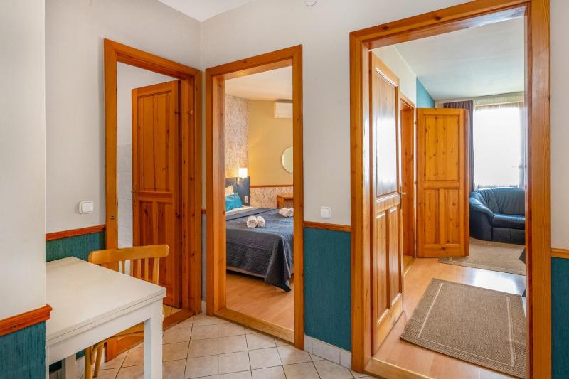 Corvin Hotel Budapest Residence - image 7