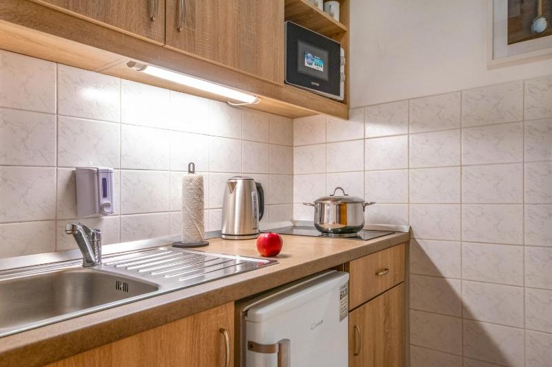 Corvin Hotel Budapest Residence - image 12
