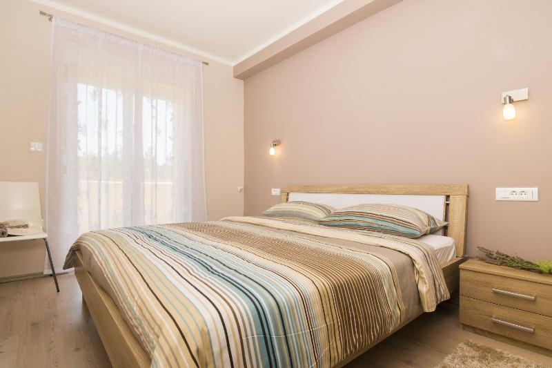 Villa Land - image 11
