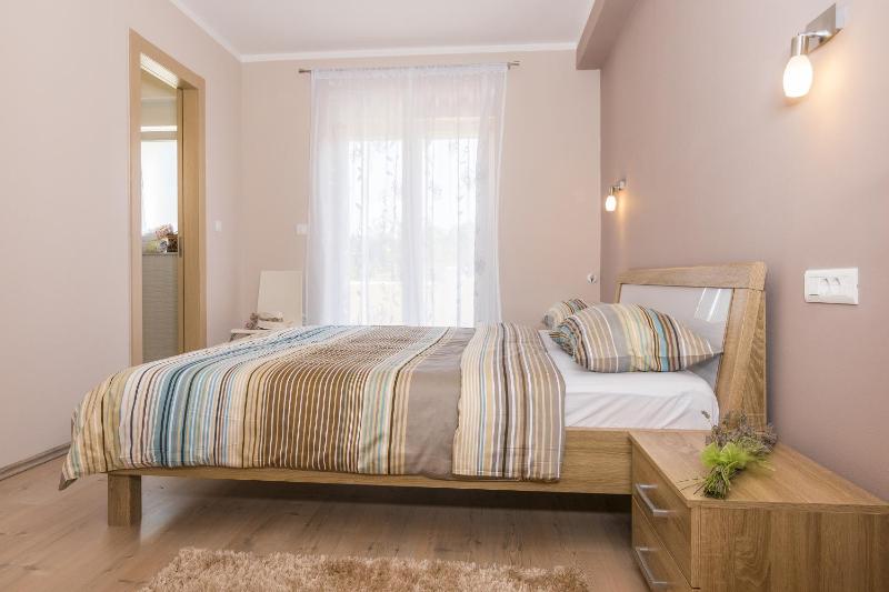 Villa Land - image 33