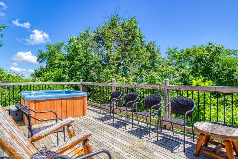 City View Chalet City View Chalet Pool Table Hot Tub WIFI Free Attraction Tickets!!! - image 9