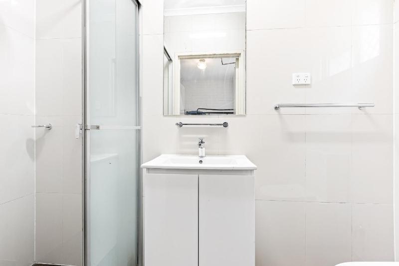 Quadruple Room with Private Bathroom image 4