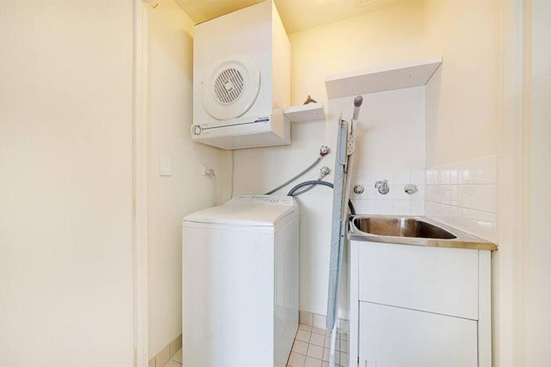 Stylish two bedroom in St Leonards ALB91105 - image 2