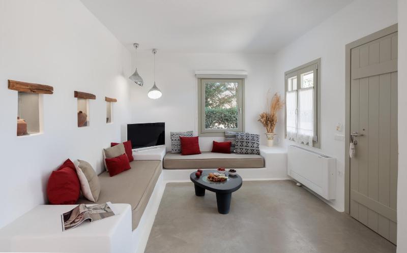 Master Suite with Panoramic View image 1