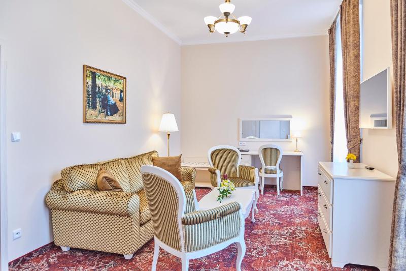 One-Bedroom Apartment with Balcony image 4
