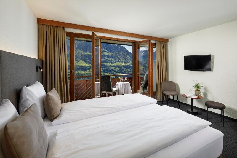 Double Room with Lake View image 3