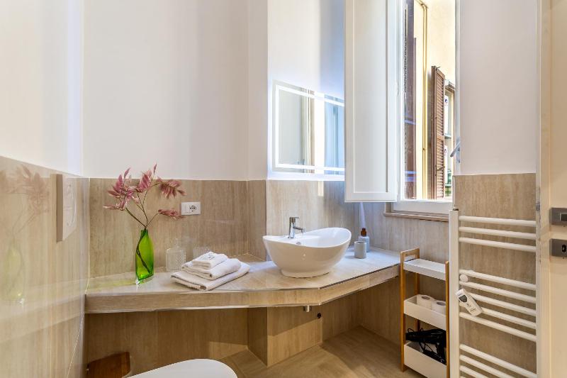 Spanish Steps Caesar Suites - image 10