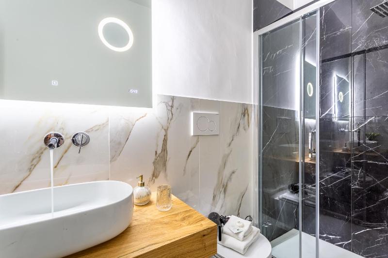 Spanish Steps Caesar Suites - image 13