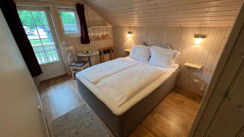 Double Room with Balcony image 1