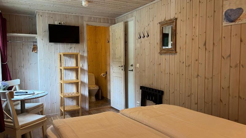 Double or Twin Room image 3