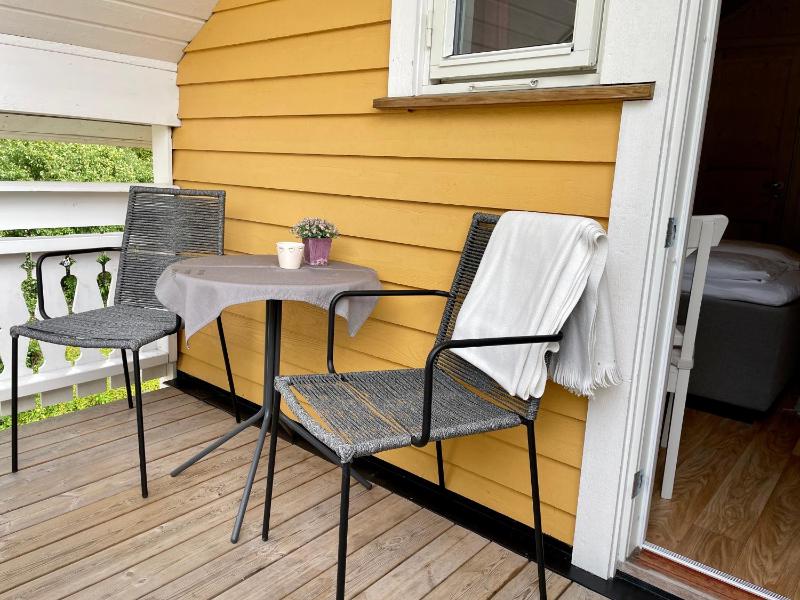 Double Room with Balcony image 3