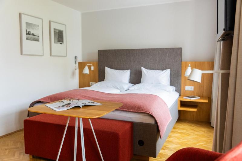 Standard Double or Twin Room image 1