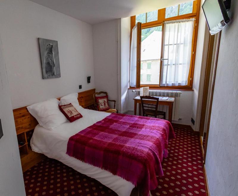 Standard Single Room with Shower image 1