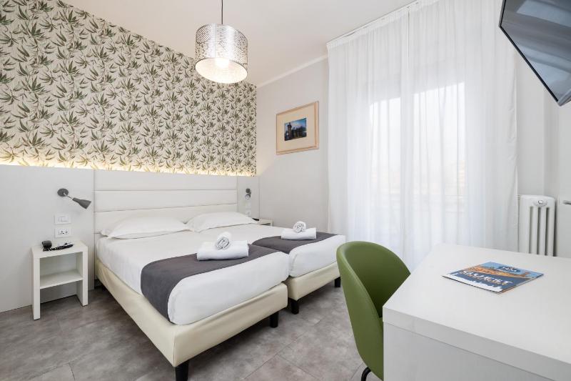 Twin Room image 3