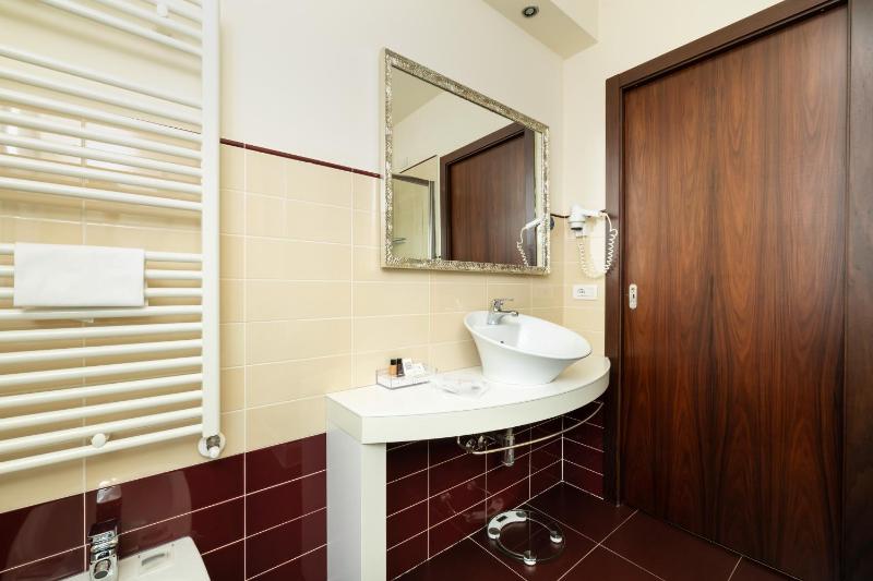 Comfort Double or Twin Room image 3