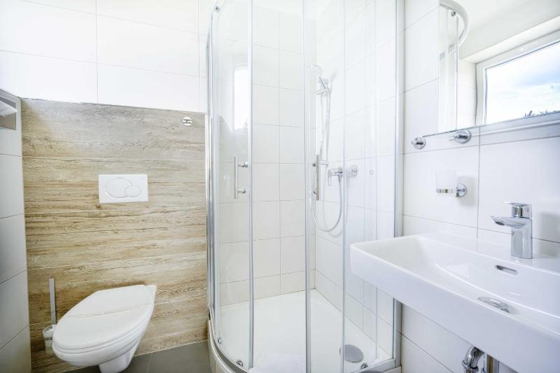 Standard Double or Twin Room image 4
